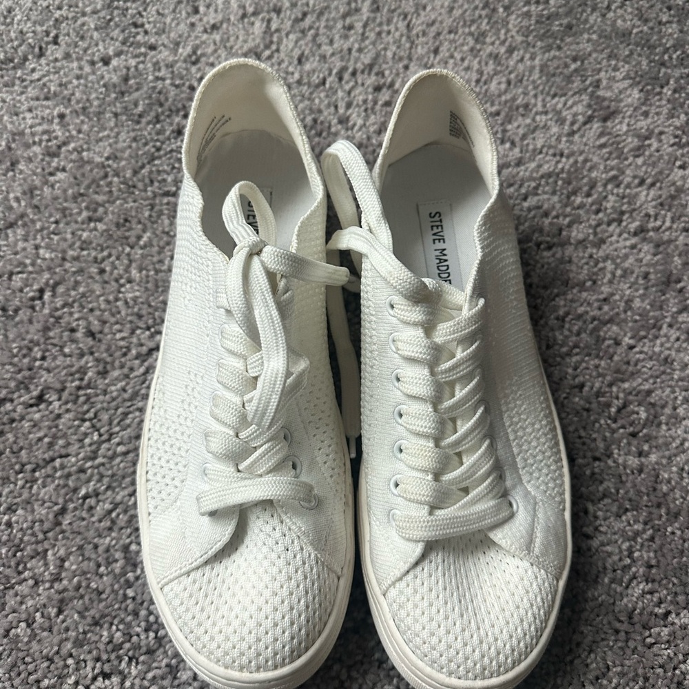 Steve Madden Textured White Lace-Up Sneakers
